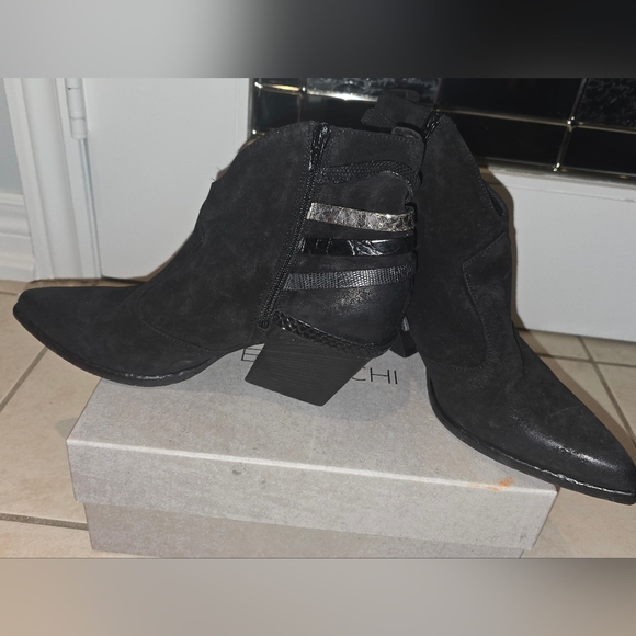 NIB! AUTHENTIC!! Elena Lachi Women's Black Suede Bootie Size 11B - Picture 4 of 12